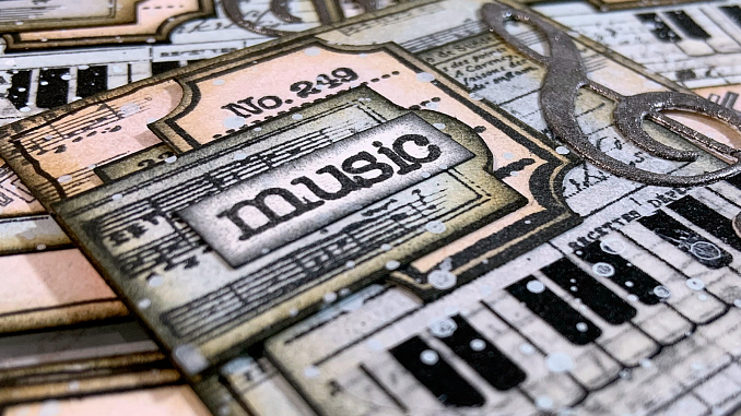 ATC Karte selbst gemacht mit Stempeln, Washi Tape und Gesso zum Thema Musik.