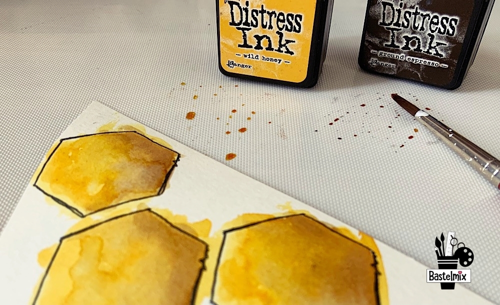 Distress Ink Coloration
