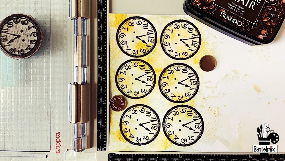 Uhren stempeln mit der Stempelhilfe von Tim Holtz